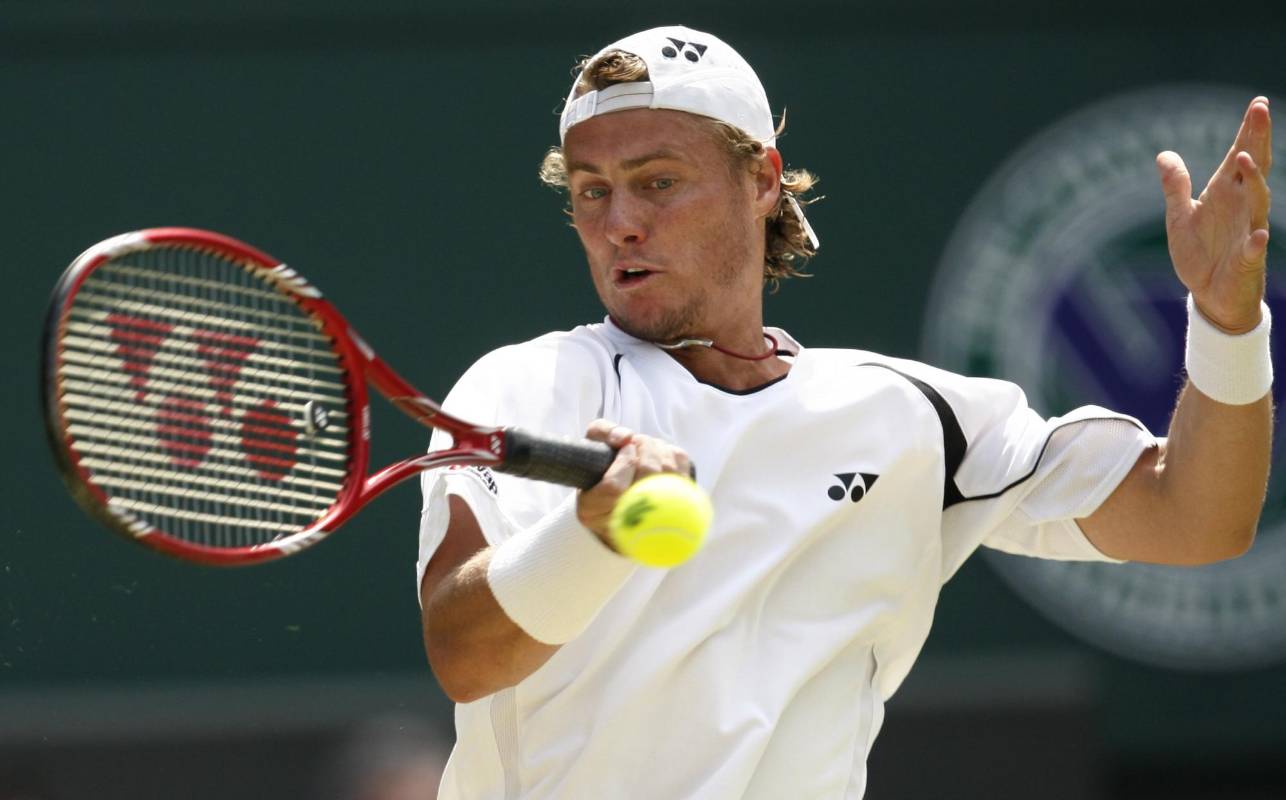 Lleyton Hewitt, tenista que logró ser número uno del mundo, anunció su retiro a los 34 años de edad. En su carrera, ganó dos grand slams y 30 títulos ATP.