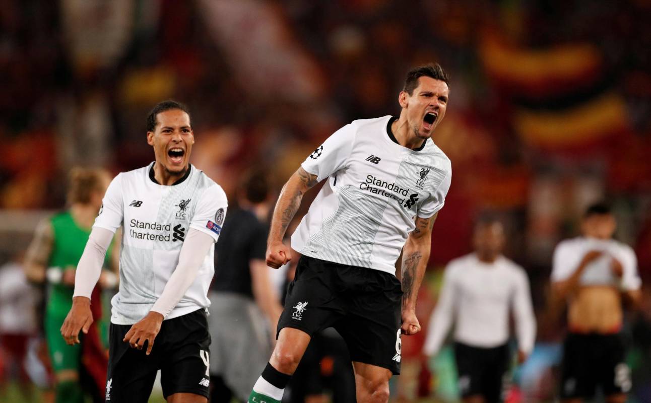 Virgil van Dijk y Dejan celebran uno de los goles del equipo inglés. foto: JOHN SIBLEY