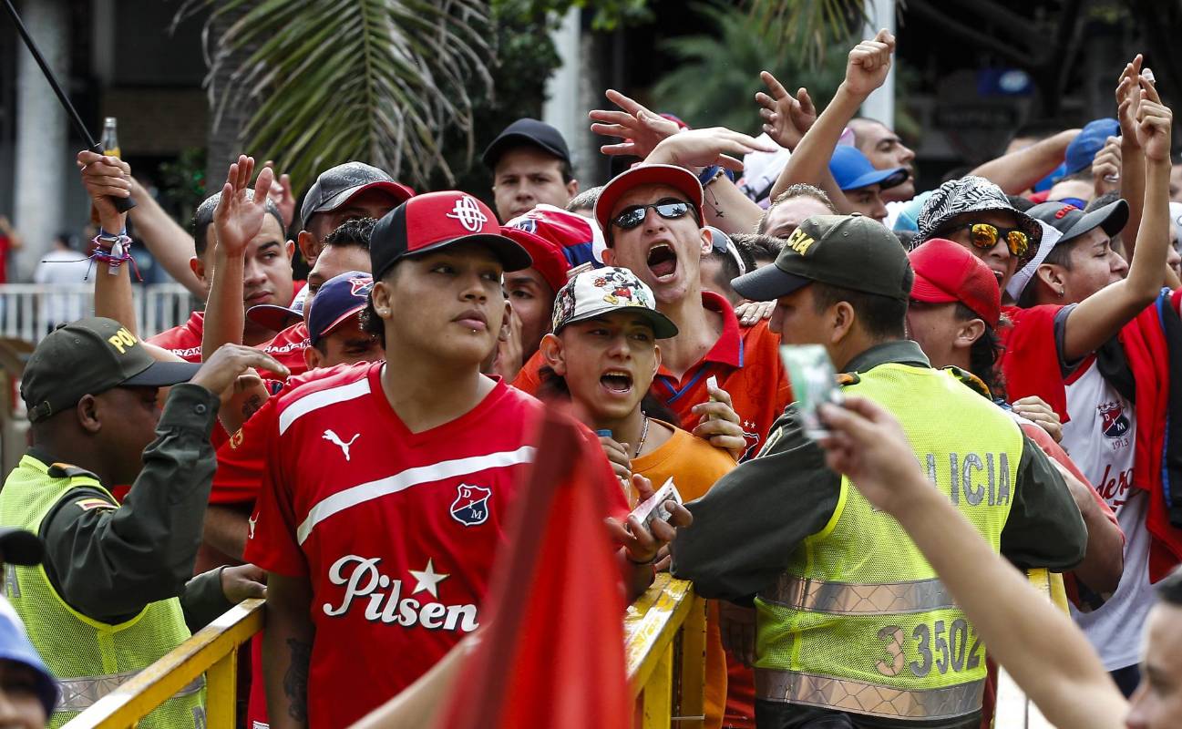 Aunque Nacional era el local, los hinchas del DIM pudieron ingresar al estadio. FOTO JAIME PÉREZ