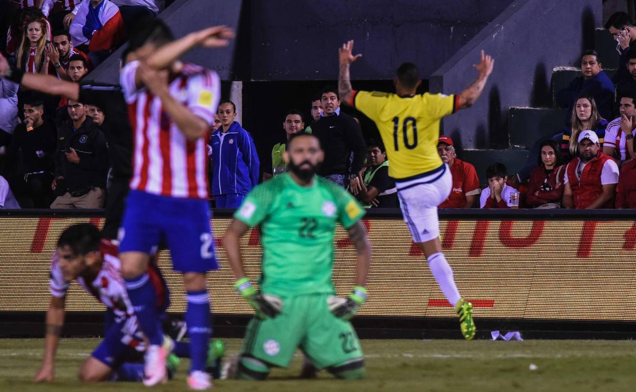 Un gol de Edwin Cardona en el tiempo de reposición le dio el triunfo a Colombia en Asunción. FOTO AFP