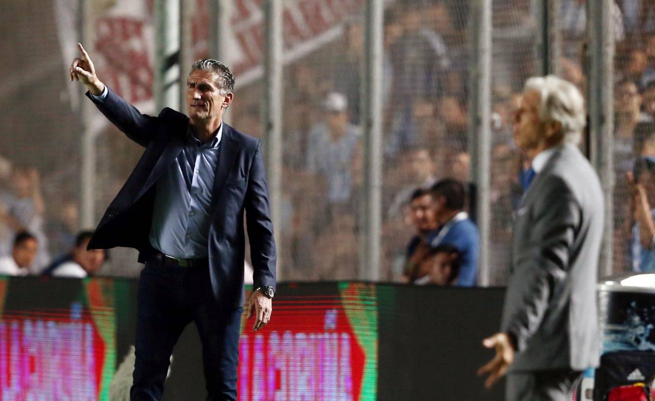 Bauza y Pekerman, las dos caras del partido. FOTO Reuters