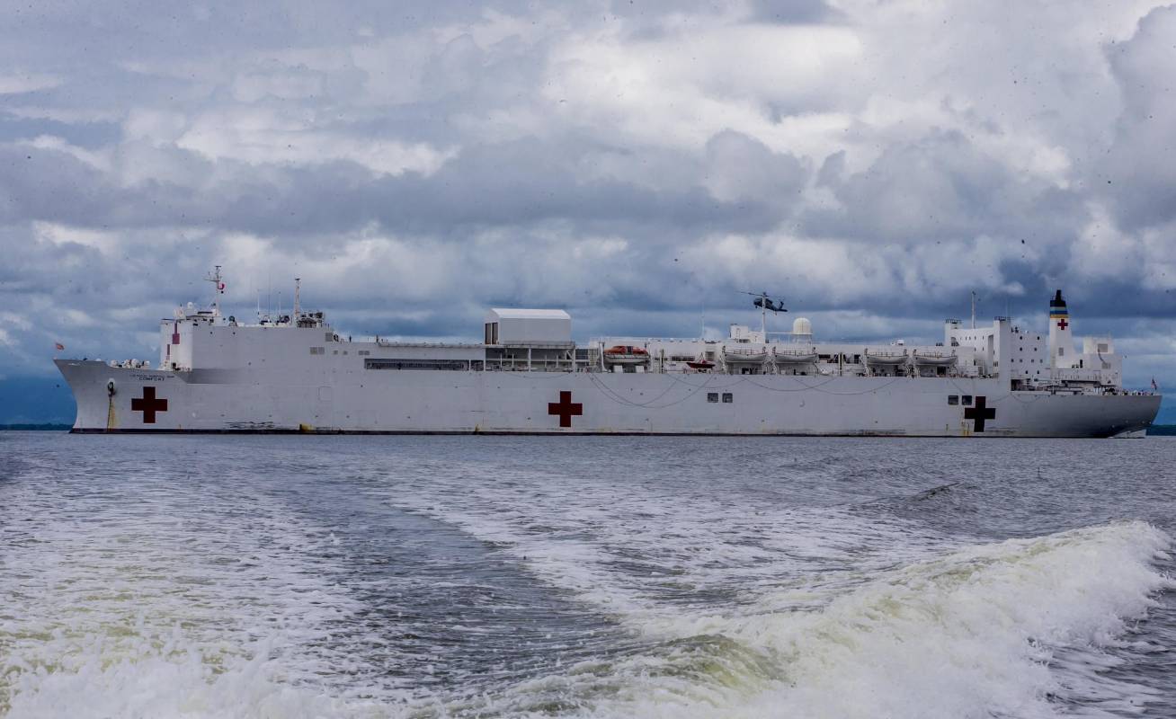 Este barco, que fue utilizado en confrontaciones, ahora recorre el mundo brindando servicios de salud a los más necesitados. Foto Juan Antonio Sánchez Ocampo