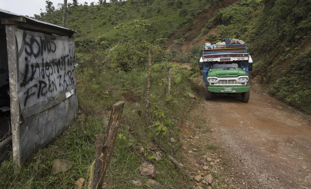 El frente 36 de las Farc y los paramilitares, igual que hace 20 años, se dividen el municipio y se disputan el mercado de la base de coca. FOTO: Donaldo Zuluaga.