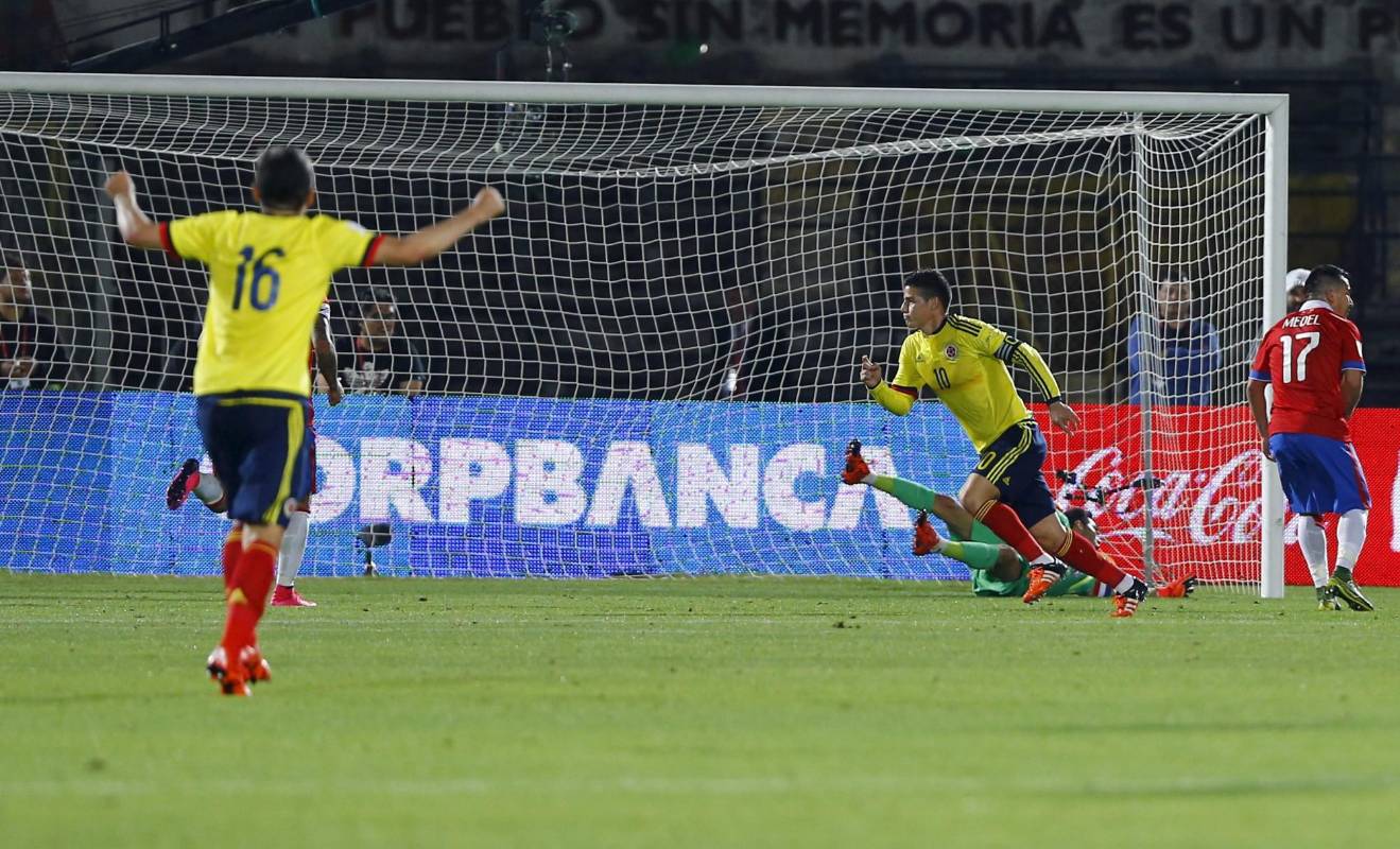 Con una formación titular sorprendente y un destacado desempeño táctico la Selección sumó cuatro puntos. FOTO Reuters