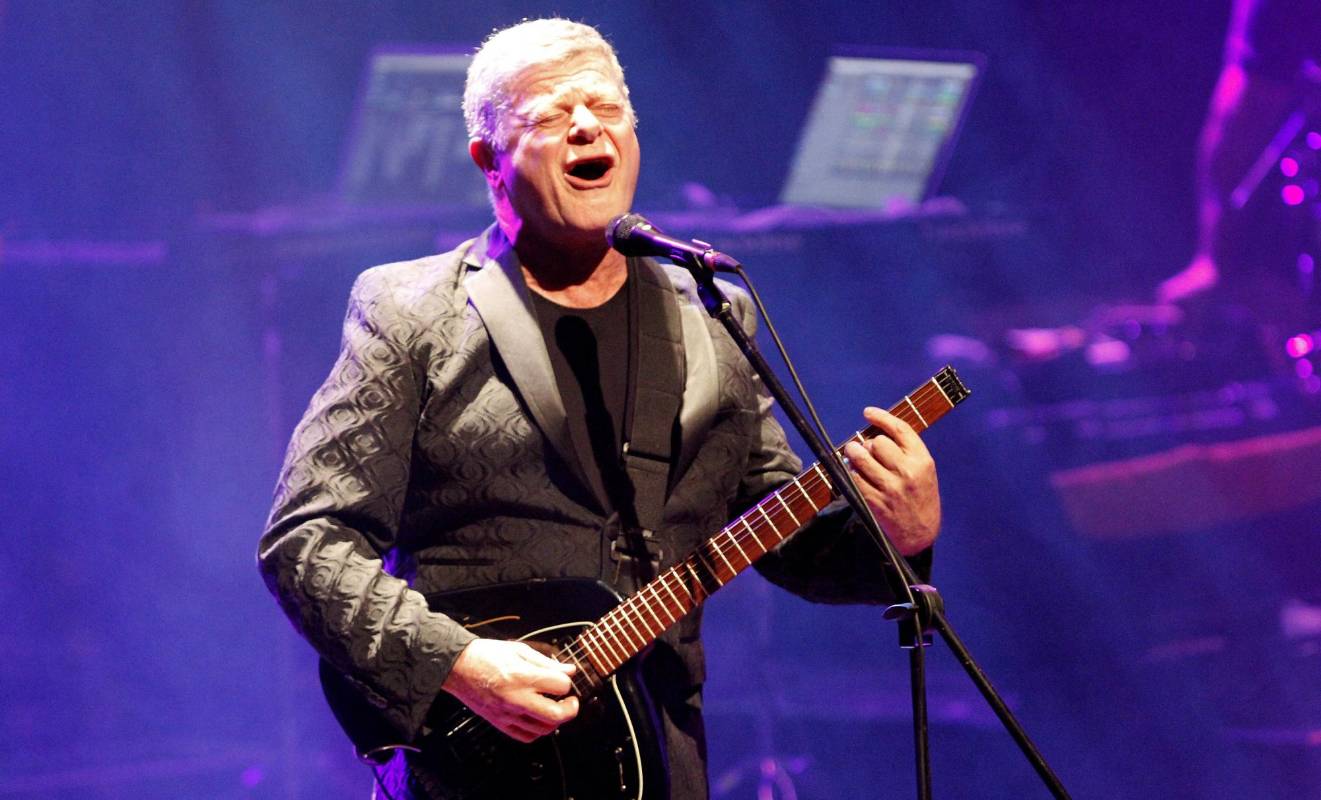 Gustavo Santaolalla es el líder y creador de Bajofondo