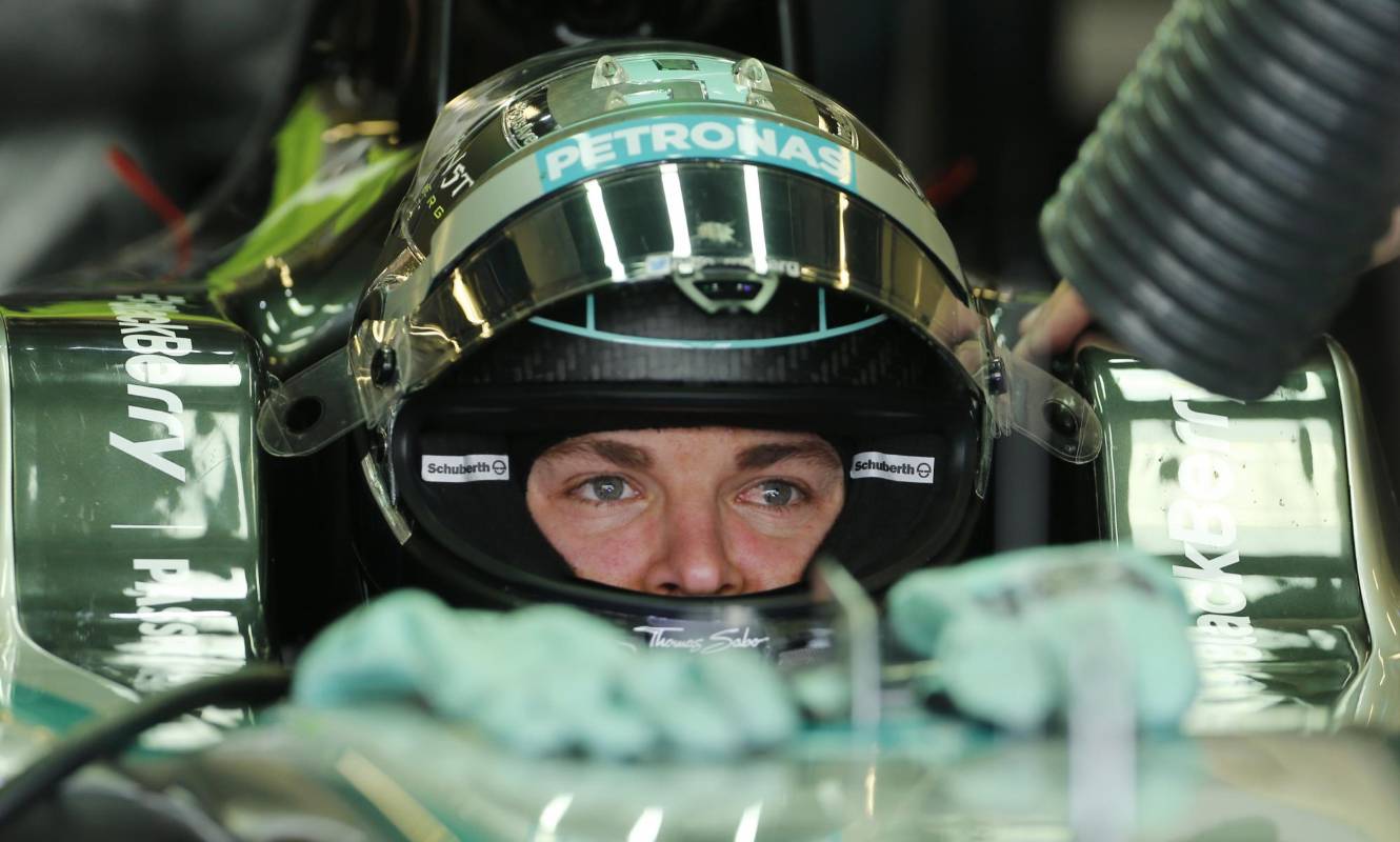Sin embargo, Rosberg Necesita que Hamilton no sea segundo, por lo que requiere de un error del británico, o del concurso de un tercero que pueda ponerse al nivel de velocidad de los Mercedes. FOTO AP