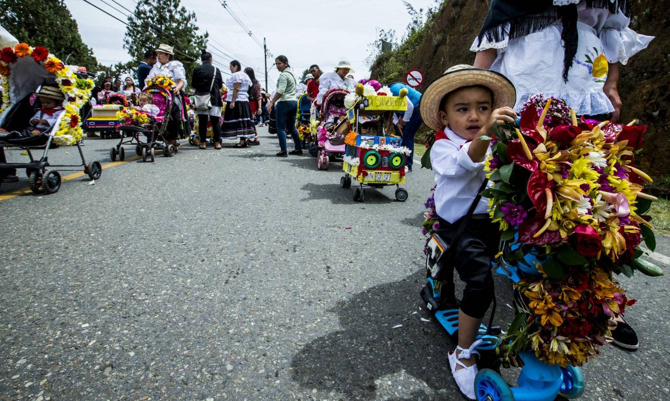 Todos los niños hijos o nietos de Silleteros. Jaime Pérez. 