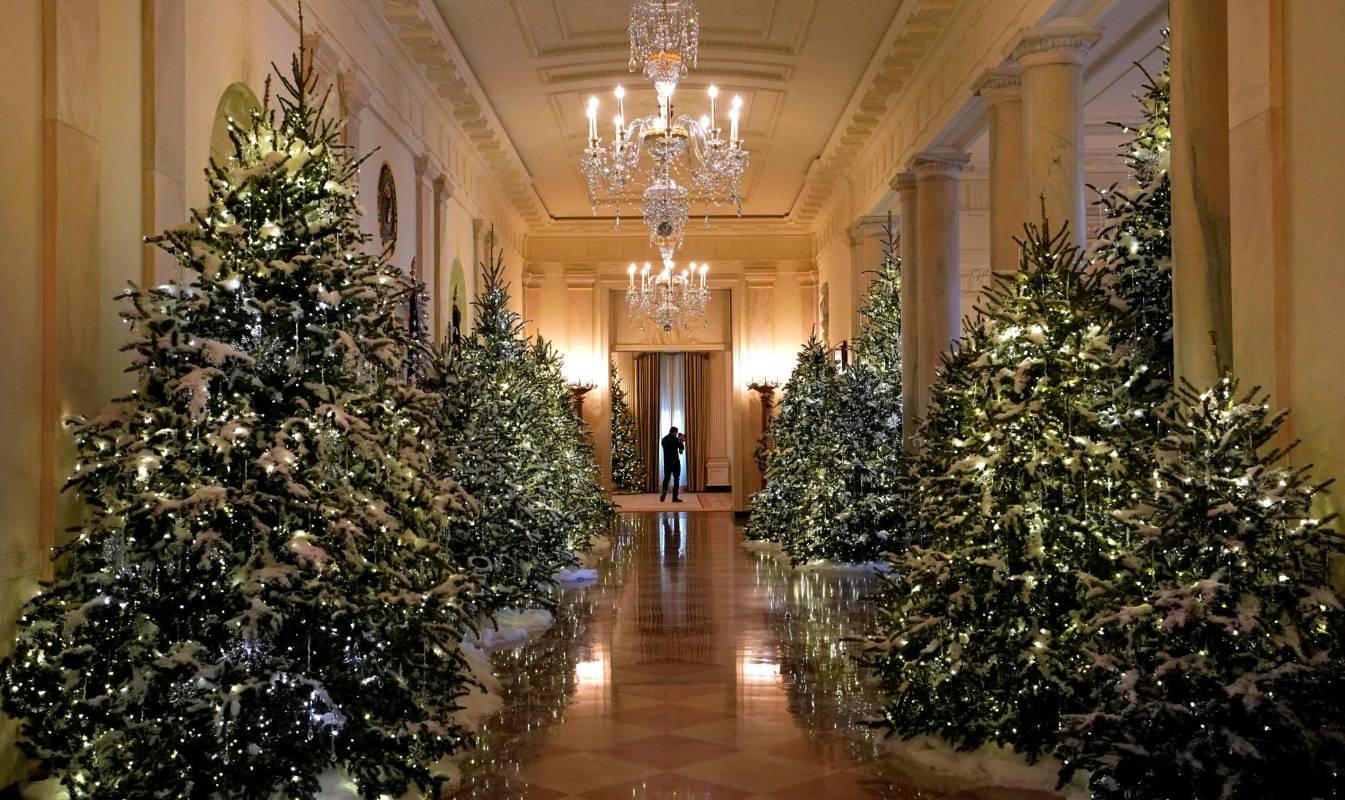 La primera ornamentación temática de la Casa Blanca fue escogida por Jacqueline Kennedy en 1961. Desde entonces es una tradición. FOTO REUTERS