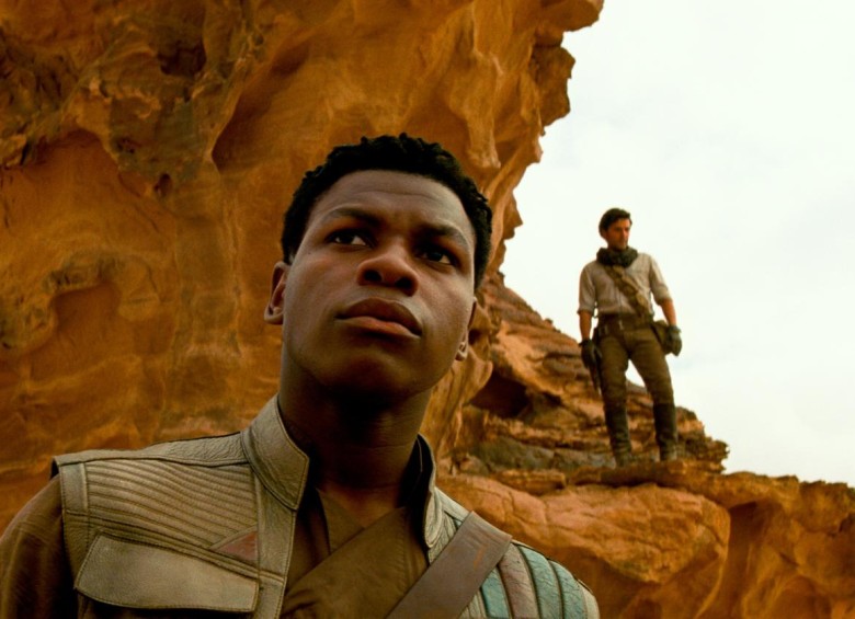 John Boyega en su personaje de Finn en la más reciente trilogía de Star Wars. FOTO Cortesía