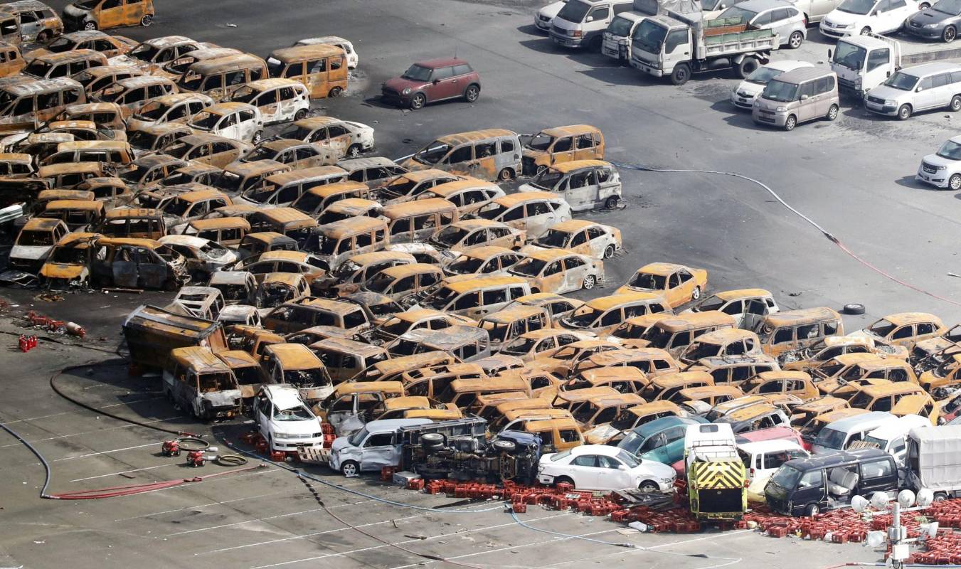 El hecho de que las compañías de ferrocarriles suspendieran el martes numerosos trayectos había llevado a las empresas a pedir a sus empleados que se quedaran en casa, una decisión que minimizó los daños, según expertos. FOTO REUTERS