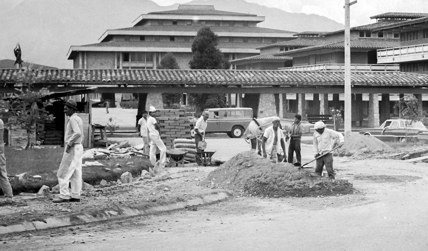 La construcción fue concebida para asemejar un tradicional pueblo antioqueño. FOTO: ARCHIVO EL COLOMBIANO