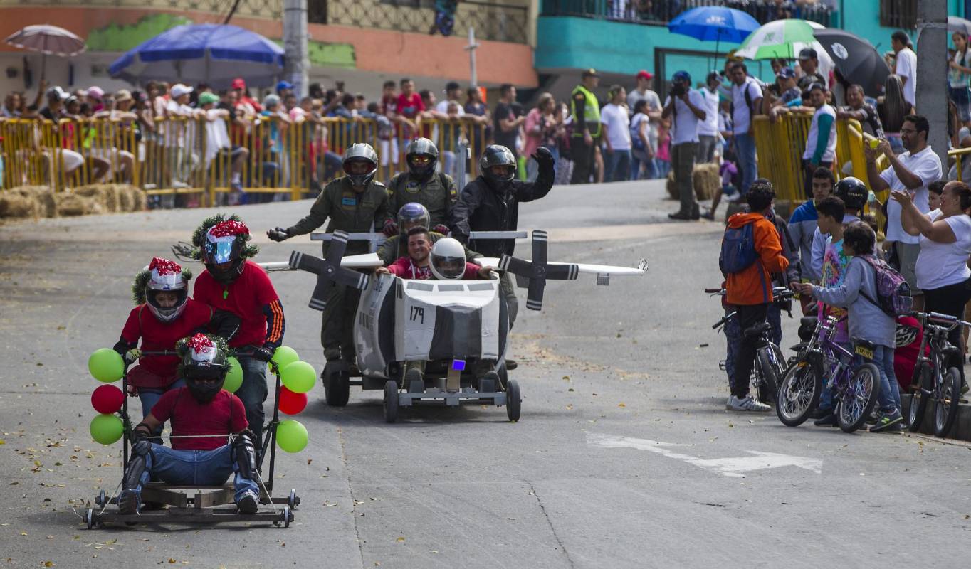 La adrenalina y la creatividad se apoderaron de la carrera que llegó a su edición 27. FOTO Jaime Pérez 