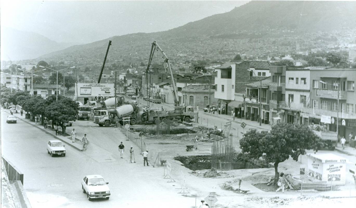 El 24 de noviembre de 1983 se firmó el contrato “llave en mano” con el Consorcio Hispano Alemán por 628,9 millones de dólares. Incluyó diseño, construcción, suministro, importación y entrega en funcionamiento. FOTO: CIP - EL COLOMBIANO