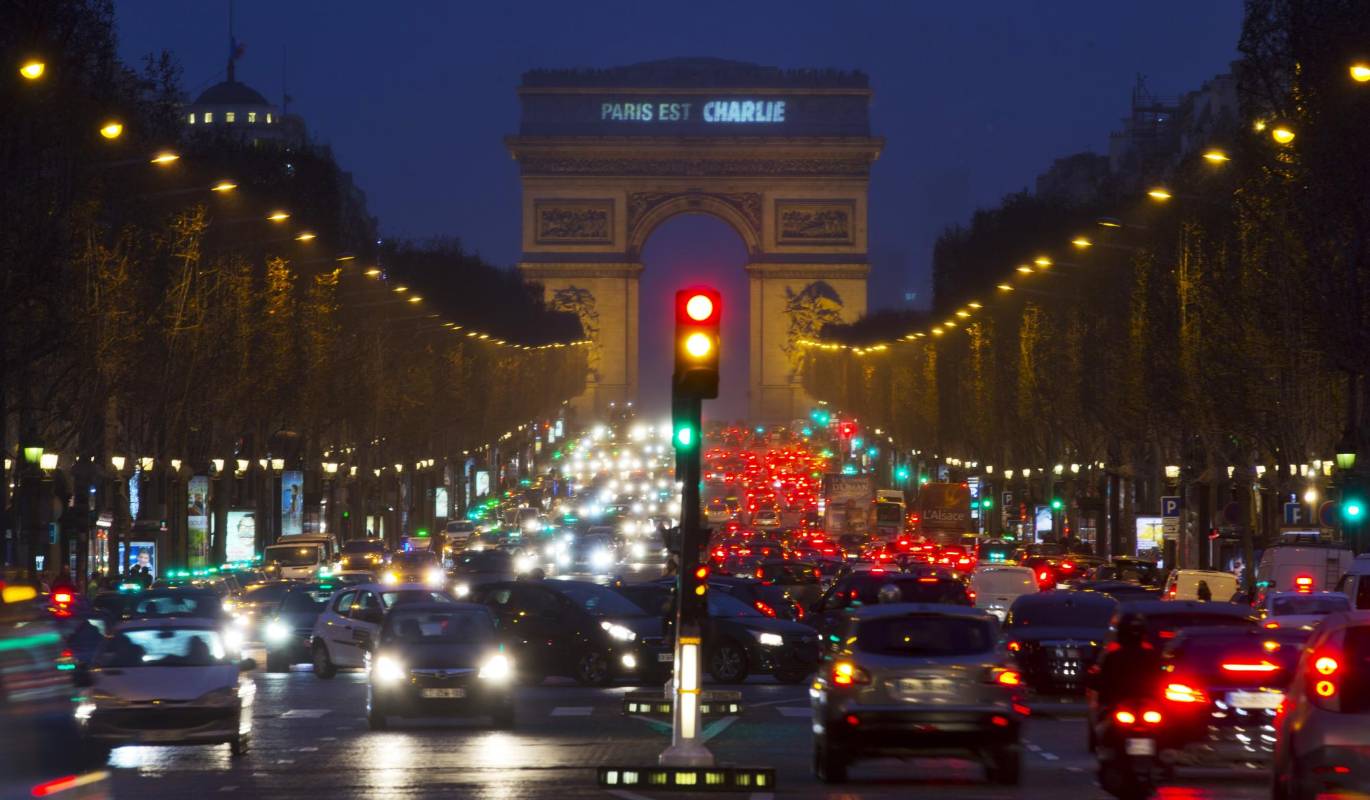 Estas marchas son previas a la gran manifestación convocada para mañana, domingo, en la Plaza de la República en París, que pretende ser una muestra de unidad en el país en contra del terrorismo. FOTO AP