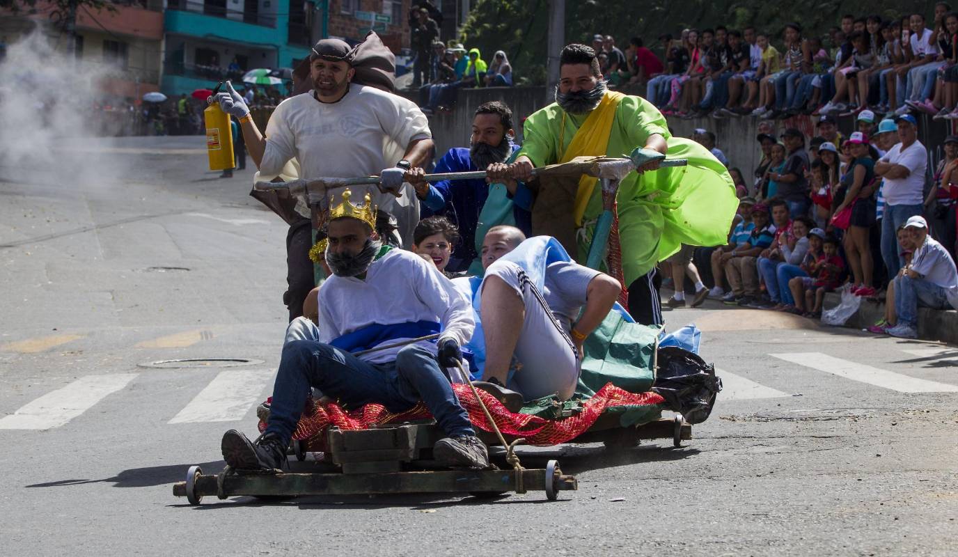 Los carritos de balineras salieron del estadero El Silletero, en Santa Elena y llegaron al sector de Loyola, en Buenos Aires. FOTO Jaime Pérez 