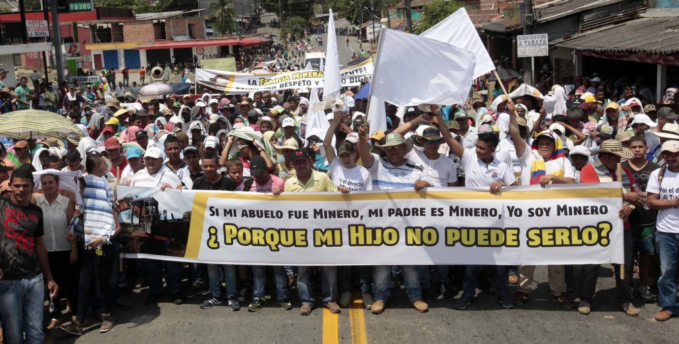 Las protestas obligaron el cierre de la Troncal a la Costa, aunque no se presentaron hechos violentos. FOTO MANUEL SALDARRIAGA