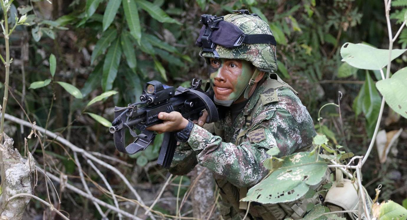 Ejercicios de entrenamiento de la Brigada Móvil numero 25 de la Fuerza de Tarea Nudo del Paramillo del Ejército, cuya misión es combatir a los frentes 18 y 36 de las Farc, al Eln y a las Bacrim en el norte de Antioquia y sur de Córdoba. Foto: Donaldo Zuluaga Velilla