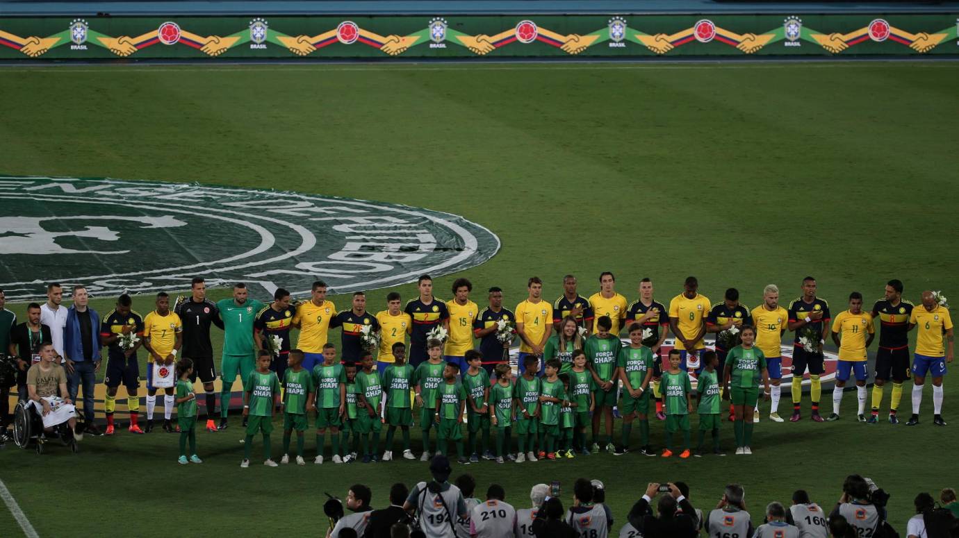 Ya en el partido, Brasil derrotó 1-0 a Colombia con gol de Dudu. FOTO AFP