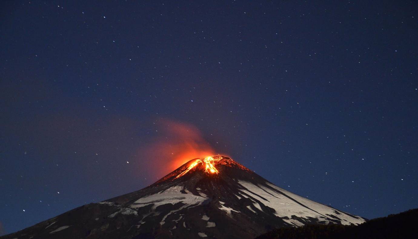 Algunos de los evacuados fueron regresando a sus hogares tras la operación inicial. FOTO AFP