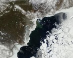 Pie de foto: esta imagen, del 21 de mayo de este año, muestra la fragmentación del hielo en el mar de Beaufort, un sector del océano Ártico. Foto: cortesía sistema Lance / Nasa / Gfsc