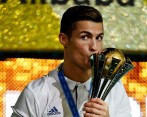 El portugués Cristiano Ronaldo es el jugador mejor pagado de la temporada 2016-2017 con 87,5 millones de ingresos. FOTO AFP