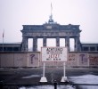 El muro de Berlín frente a la Puerta de Brandenburgo en noviembre de 1988. FOTO AFP