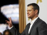 Matt Damon, nominado por The Martian, posa para los fotógrafos en la cela de gala para los nominados a los Oscar. FOTO Reuters