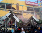 Centro comercial destruido tras el terremoto. FOTO: REUTERS