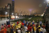 Un sistema de tormentas se desplazócerca de Chicago horas antes de partido. En el entretiempo, el evento climático llegó a la ciudad. FOTO AP