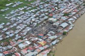 Así fue el voraz incendio en el municipio de Riosucio, Chocó y que dejó 72 viviendas afectadas, 320 personas damnificadas y muertas a una niña de 8 años y una mujer de 25. FOTO SÉPTIMA DIVISIÓN EJÉRCITO