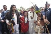 En Villavicencio el Papa Francisco compartió con comunidades indígenas, niños y víctimas del conflicto. FOTO AFP