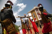 Un hombre personifica a Jesús en Sudán del Sur. FOTO AFP