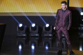 Lionel Messi lució un particular traje.