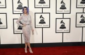 Katy Perry muy violeta para los Grammy. FOTO Reuters
