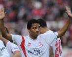 El colombiano ha marcado 18 goles en su actual temporada con el Sevilla. FOTO AFP