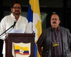 Alias “Iván Márquez”, jefe de la delegación guerrillera, hizo el anuncio de cese el fuego, con veeduría internacional. FOTO colprensa