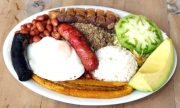 Bandeja paisa: nutritiva, pero hipercalòrica