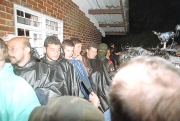 En mayo de 99, en un acto que fue calificado de osado, un grupo de guerrilleros del Eln se llevó a 167 feligreses de la iglesia La María, en Cali. Liberó al grueso de los plagiados en un acto polémico, por haber sido transmitido en directo por televisión. Se quedaron con una veintena de personas, que fueron liberados en el transcurso de varios meses.