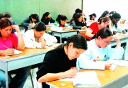 Archivo, ColprensaEn los Ecaes 2005 hubo alumnos de algunas técnicas profesionales y tecnologías. El Tecnológico de Antioquia ocupó el tercer, octavo y noveno puesto en Técnica en Sistemas; Atec el sexto en Tecnología en Sistemas y el Poli el décimo; y el Pascual Bravo el segundo y noveno en Tecnología Electrónica.