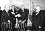 ArchivoLos ex presidentes Belisario Betancur, Andrés Pastrana, Alfonso López y Julio César Turbay, se reunieron con el presidente Álvaro Uribe.