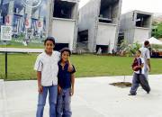 Francely RestrepoAyer se entregó el colegio de La Independencia, en la calle 39D no. 112 - 101 de la comuna 13, luego de una inversión de 9.500 millones de pesos. Las nuevas aulas tendrán capacidad para recibir a 2.060 alumnos desde el 21 de enero.