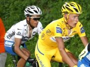 Reuters El danés Michael Rasmussen (derecha) y el español Alberto Contador (izquierda), se confirmaron como aspirantes al triunfo final.