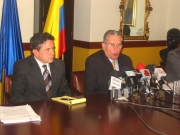 Colprensa, BogotáEl presidente del DNC, Carlos Holguín, y el secretario del Partido, Álvaro Guillermo Rendón, anunciaron la decisión de excluir de la lista a la Cámara por Bolívar a Héctor Alfonso López, hijo de Enilce López, conocida como la Gata.