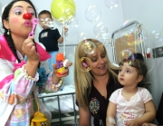 Hernán VanegasLos rostros de los niños ante la sorpresa de la visita, es para los miembros de Doctora Clown, lo más gratificante de su divertido trabajo.