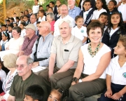 Juan Fernando CanoDoce ex Cuerpos de Paz visitaron la Institución Educativa Marina Orth, la cual lleva el nombre de su fundadora, para ver los progresos de sus pupilos.