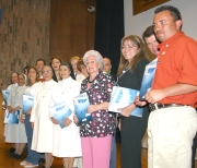 Juan Fernando CanoLos representantes de las instituciones beneficiarias de la edición 33 del Clásico de Ejecutivos EL COLOMBIANO, posan para la foto del recuerdo.