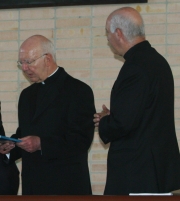 En la foto, el cardenal Pedro Rubiano (izq.) y monseñor Luis Augusto Castro, presidentes saliente y entrante de la Conferencia Episcopal Colombiana.