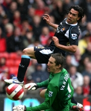 AP Según confirma el diario The Sun, el Real Madrid está interesado en hacerse con los servicios de Carlos Tévez y tiene preparados 45 millones de euros para lograr su fichaje.