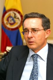Álvaro Uribe Vélez, presidente de la República de Colombia,