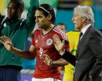 El técnico de la Selección Colombia, José Néstor Pékerman, defendió este domingo al delantero colombiano Radamel Falcao. FOTO AP
